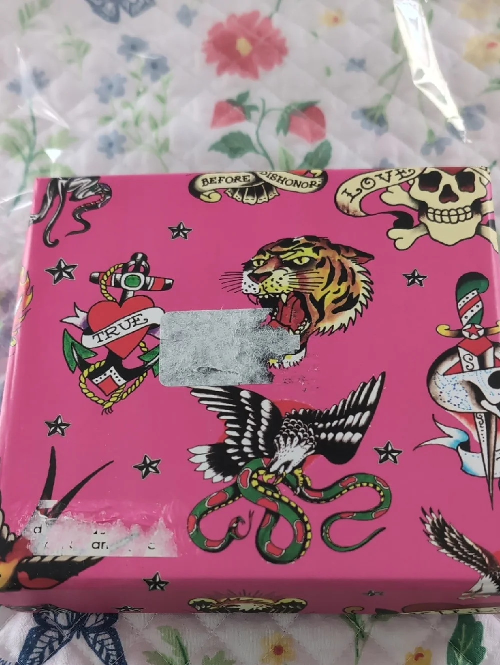 Ed Hardy White Heart Coin Purse Wristlet w/ Chain In Gift Box New - Picture 4 of 4